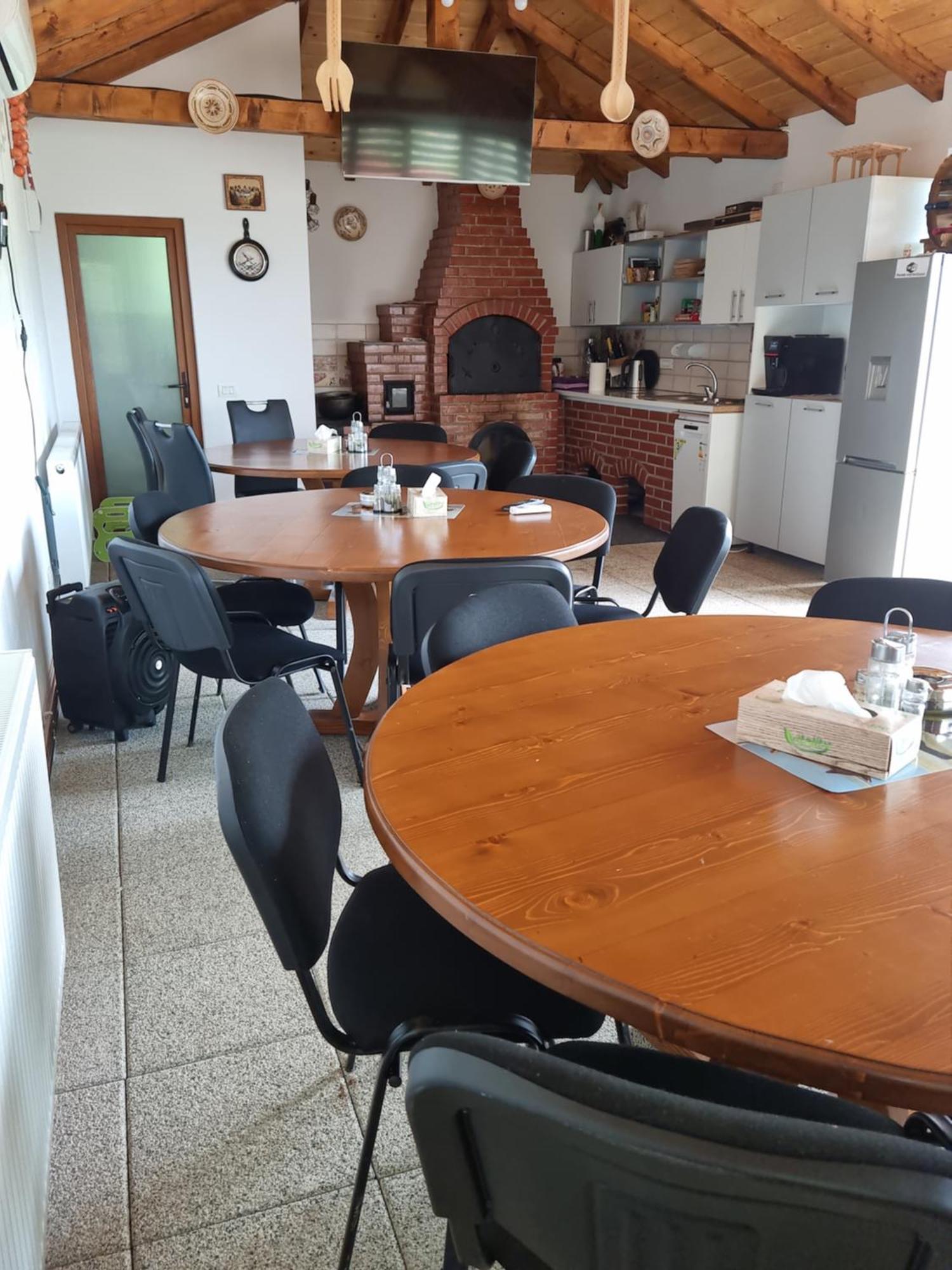 La Maria Si Ioana Lägenhet Curtea de Argeş Exteriör bild
